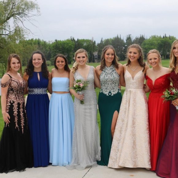 Prom/Formal Dress by Camille la Vie Size 8 in Grey & Silver - Picture 3 of 12